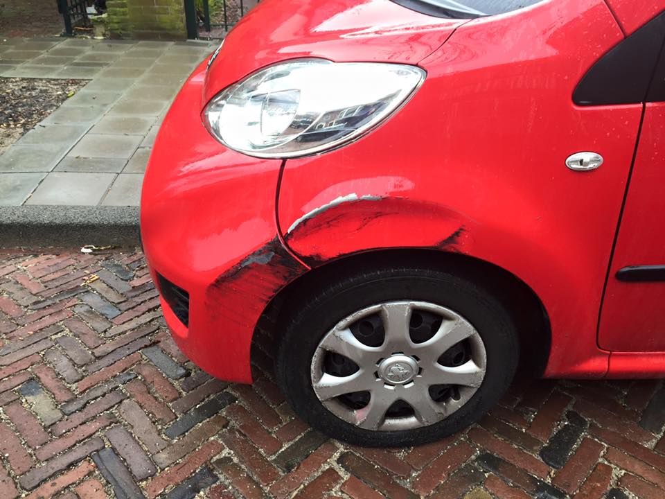 Marcella zoekt contact na aanrijding van Hogendorpstraat